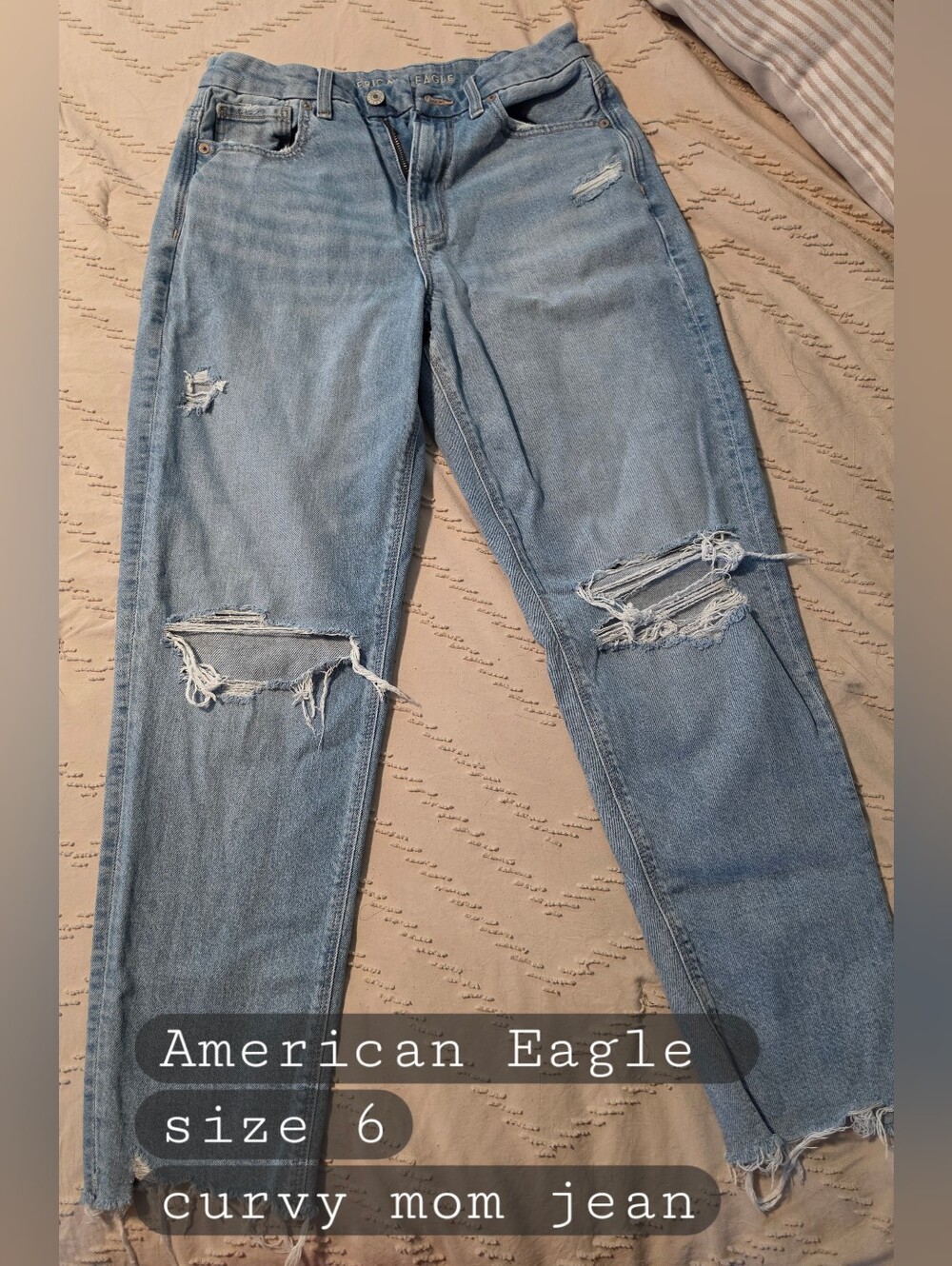 American Eagle Outfitters Light Blue Distressed Boyfriend Jeans